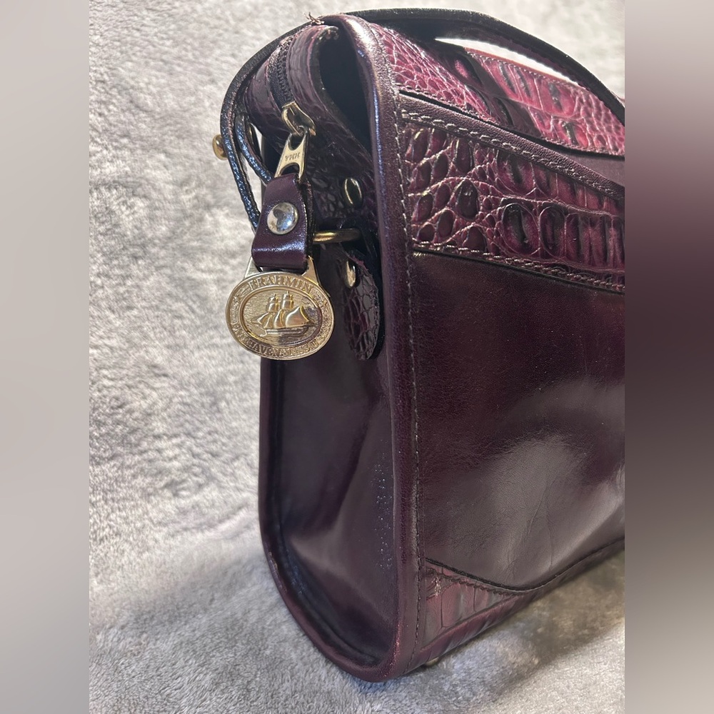 Vintage Brahmin Croc Embossed Mahogany Leather Crossbody Bag - Picture 4 of 10